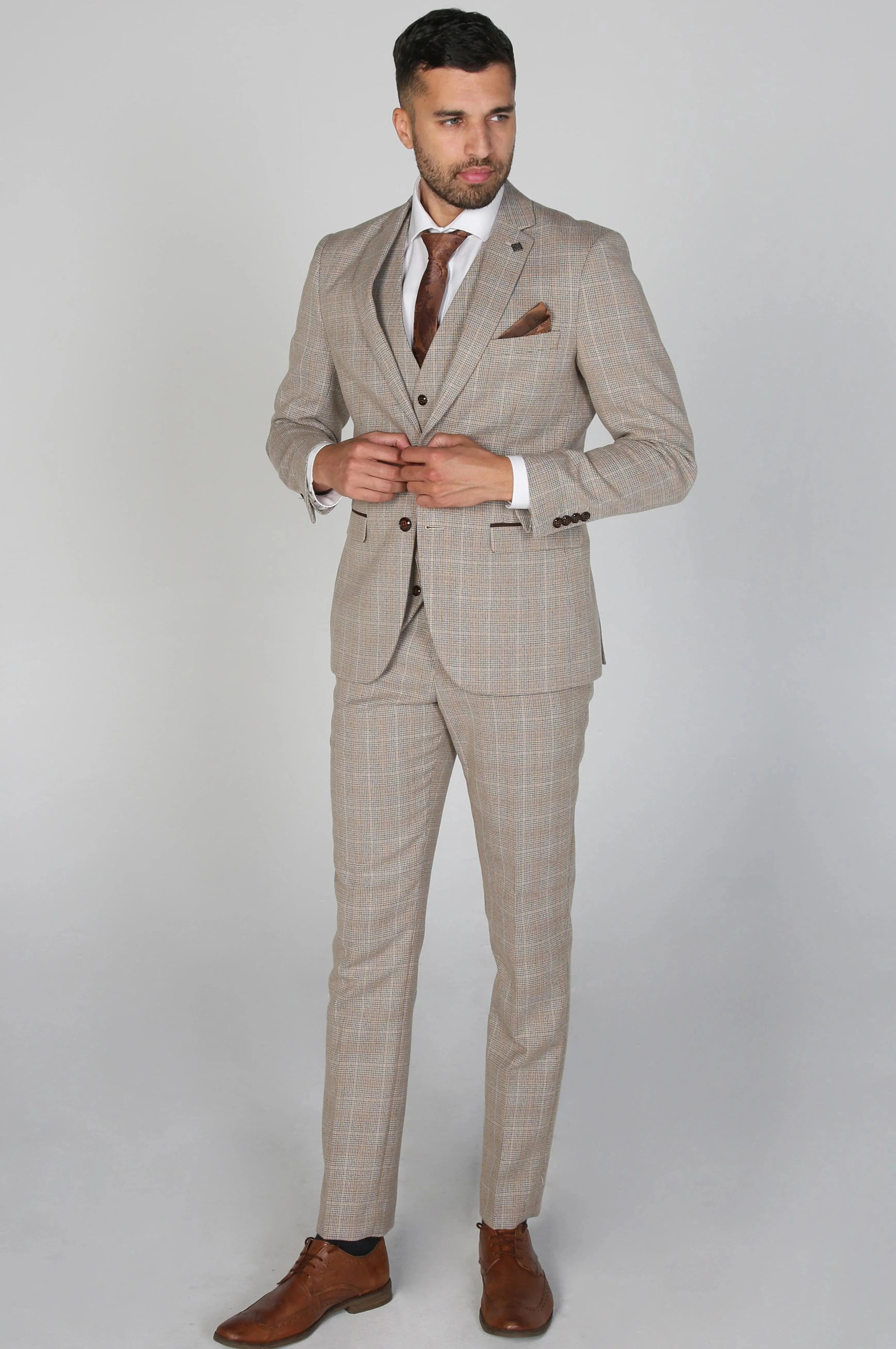 Holland Beige Men's Three Piece Suit